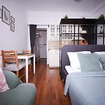 Urban - Style Meets Comfort