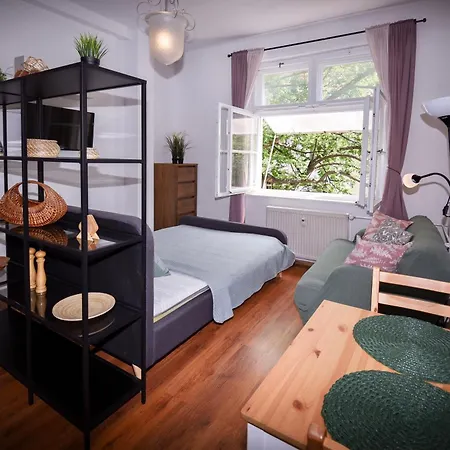 Urban - Style Meets Comfort Apartment *