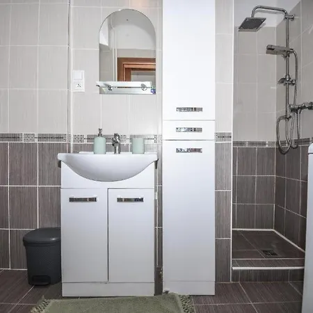 Urban - Style Meets Comfort Semesterbostad