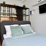 度假居 Urban - Style Meets Comfort *